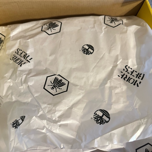 Practically NIB Timberland Beeline boots - Picture 13 of 16